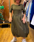 Coralia – Elegancka sukienka z okrągłym dekoltem